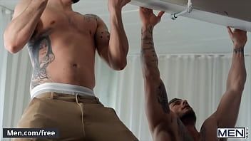 Redare Exercițiul este ceea ce fac (William Seed, Franky Maloney) în fiecare zi, dar astăzi este mai romantic sexual - bărbații