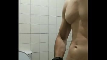 Redare Bărbat portughez arătând pe cam partea i