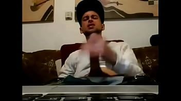 Reproducir Chico sexy str8 se corre en sus abdominales marcados #41
