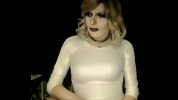 تشغيل تحب Miss-fg التدخين وشرب الويسكي لرجلها