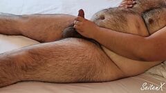 Redare Stud chilian dolofan isi smucieaza penisul paros
