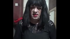 Redare Sissy Crossdresser Masturbarea și aventura anală a