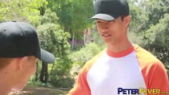 Redare Jock muscular David Ace este crescut într -o sesiune anal intensă cu Ken Ott pe Peterfever