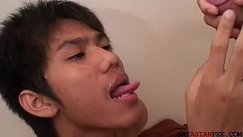 play Kembar Asia yang sepong memiliki duo tanpa pelana sebelum kencing