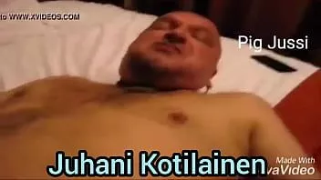 Play Homo kotilainen gives blowjobs and his ass for everyone!