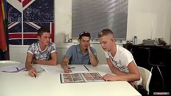 Riproduci Skylar blu e alex silvers scopano a tre vie con mickey taylor