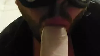 تشغيل لا يستطيع الصبي الوحيد المكسو بالفراء الحصول على قسوة دون أن يحلم بإعطاء ديك حقيقي كل القبلات اللعينة