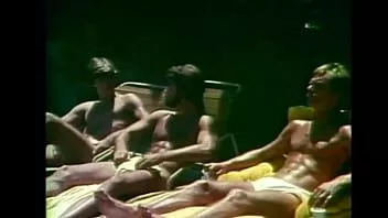 play ジョニーxの罪（1975）完全な映画