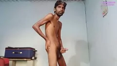Afspelen 7 inch Indiase twink Rajesh Playboy's intense cumshot-masturbatie