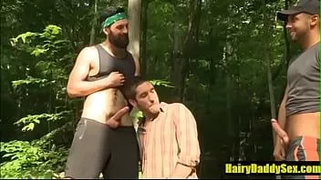 Play Lean hairy stud threesome outdoors- hairydaddysex.com