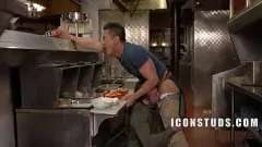 Odtwórz Muscular Hunks Dante Colle i Ethan w guza homoseksualistów w dowolnym miejscu
