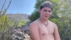 Играть Skinny Twink Сэм Картер на открытом воздухе сольная мастурбация и большой петух Cumshot