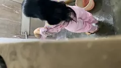 चलाएँ बाथरूम में भारतीय भाभी नग्न बौछार