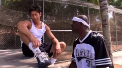 تشغيل جاك سبيد وجوستين بلايد في مشهد جنس شرجي مثلي الجنس بين الأعراق مع امرأة سمراء لاتينا